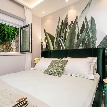 Gorgeous Ground Floor W/ Minipool & Patio Appartement
