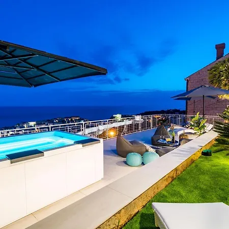 Gorgeous Ground Floor W/ Minipool & Patio Appartement Dubrovnik