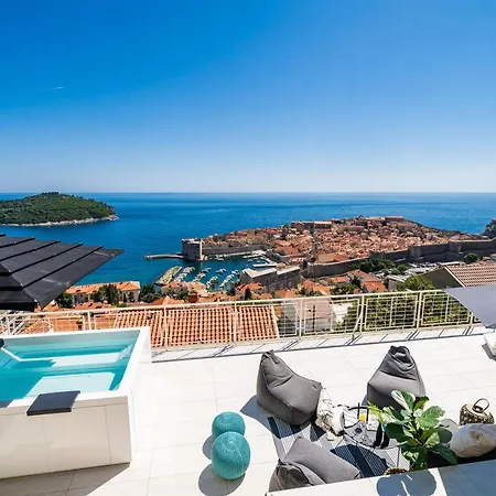 Gorgeous Ground Floor W/ Minipool & Patio Appartement